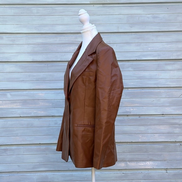 PrettyLittleThing Brown Blazer - Picture 4 of 8